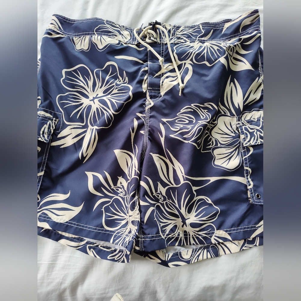 SAND N SUN Men's Swim Trunks. Size XL (40-42). Lined Inside. Drawstring Waist.